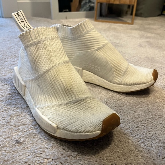 White Adidas - Picture 4 of 6